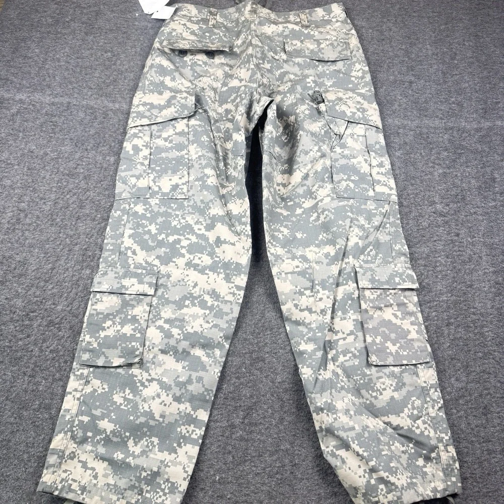 US Military Combat FR Pants Medium Trousers Digital Camo Flame Resistant Army